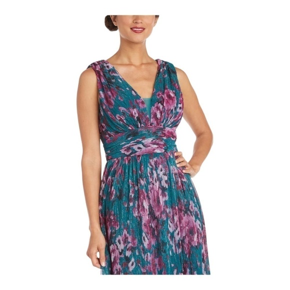 NIGHTWAY Floral-Print Pleated Gown NWT - Picture 3 of 9